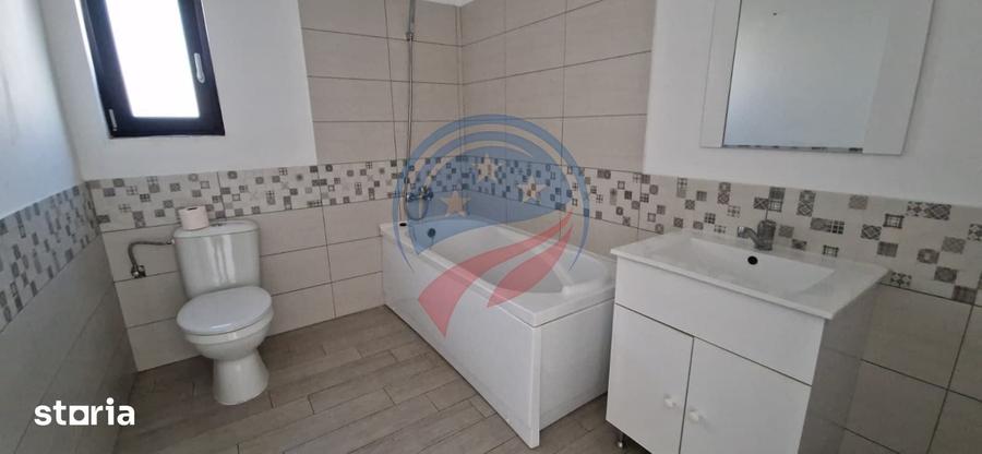 Casă cu 5 camere cu Teren 360 Mp în Malu Mare