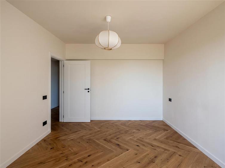 Apartament cu 2 camere semidecomandat, mobilat în Ultracentral