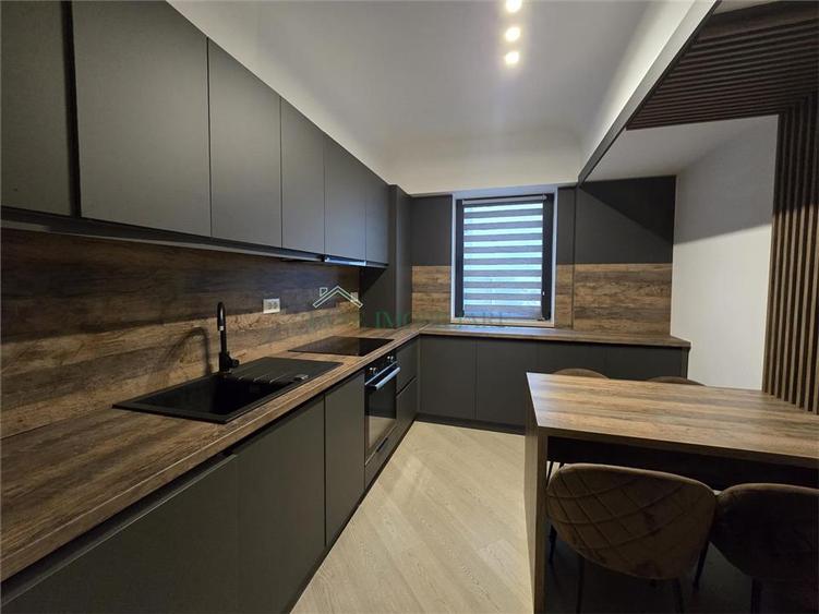Apartament cu 3 camere decomandat, mobilat în Ultracentral