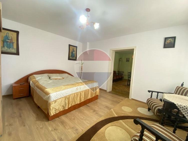 Casă individuală cu 4 camere cu Teren 1994 Mp în Blăjel