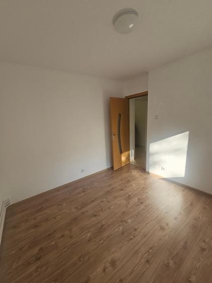 Apartament cu 2 camere decomandat în Nicolina