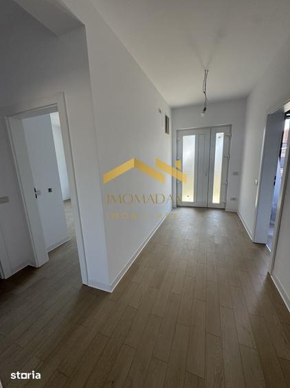 Casă cu 4 camere cu Teren 400 Mp în Sânmihaiu Român