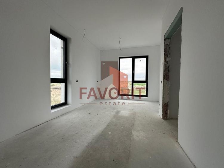 Duplex cu 5 camere cu Canalizare în Săcălaz