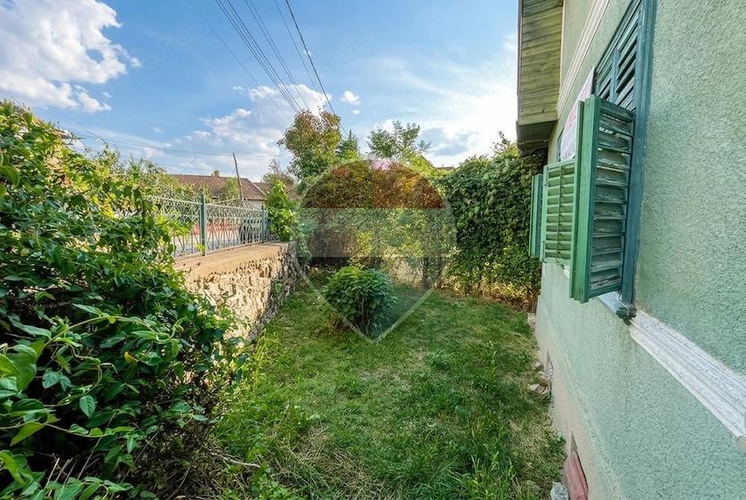 Casă cu 2 camere cu Teren 3618 Mp în Moldovenești