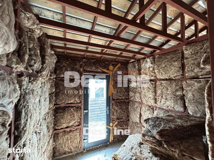 Casă cu 4 camere semidecomandat cu Teren 560 Mp în Central