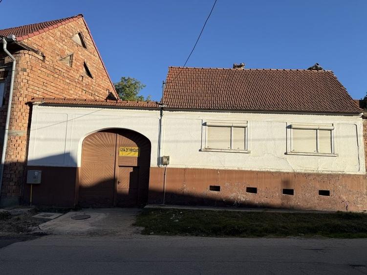Casă cu 4 camere în Poiana Sibiului