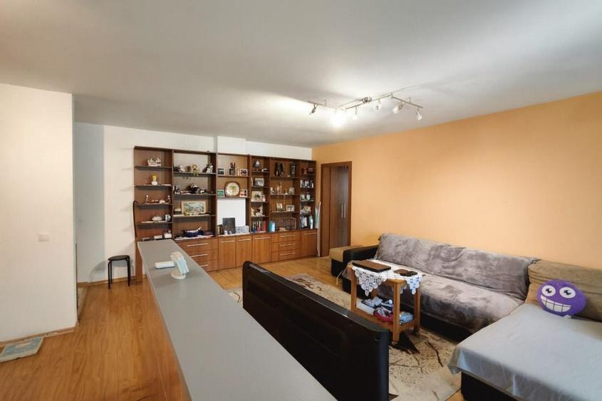Apartament cu 2 camere semidecomandat în Valea Aurie