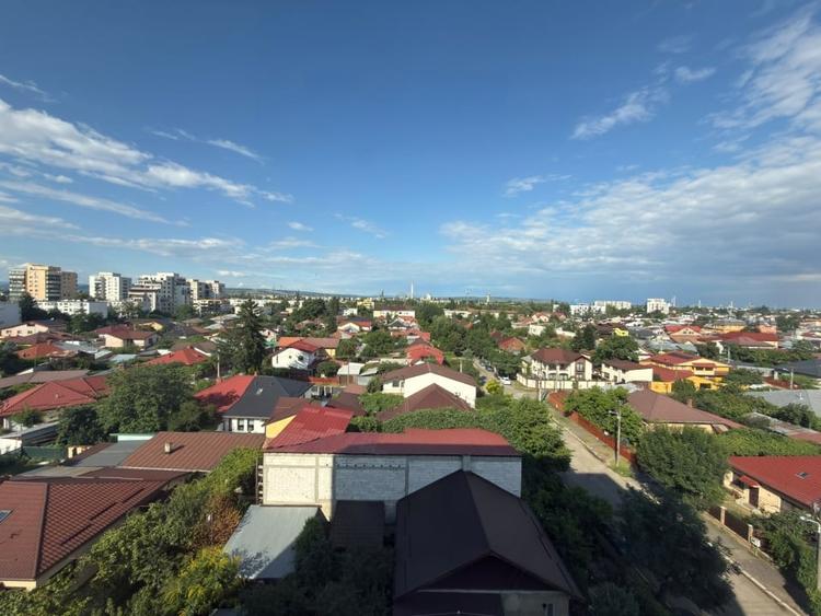 Apartament cu 3 camere semidecomandat în Andrei Mureșanu