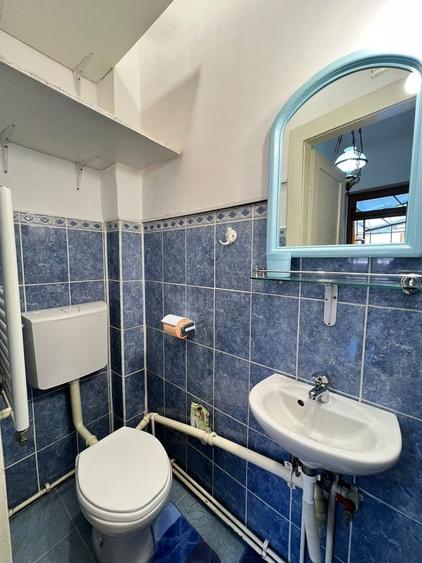 Apartament cu 3 camere semidecomandat, mobilat în Ultracentral