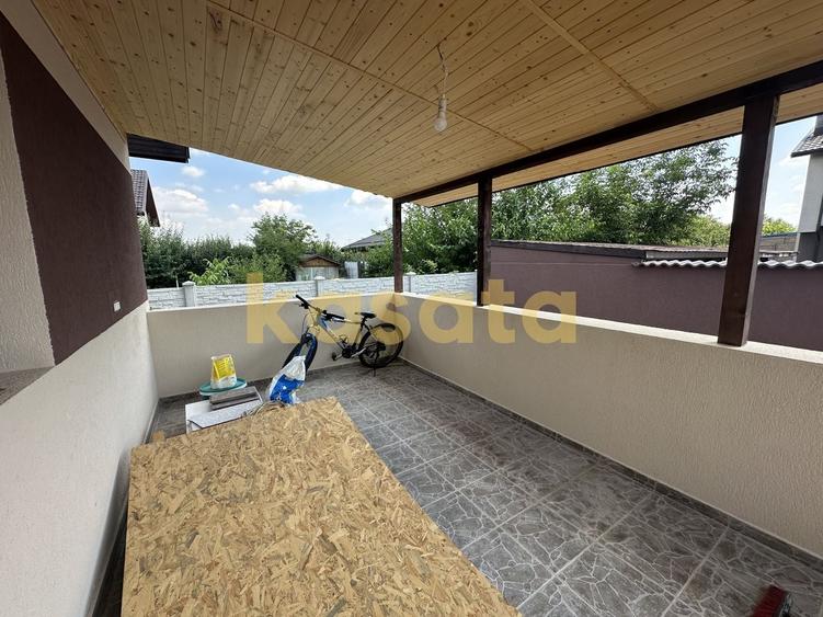 Casă individuală cu 4 camere cu Canalizare în Domnești
