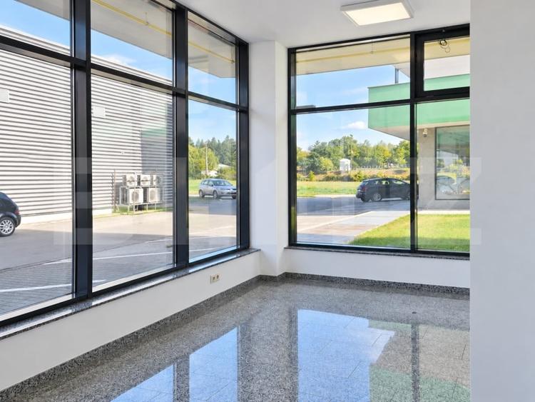 Spațiu comercial, de 54 mp, în Calea Moldovei