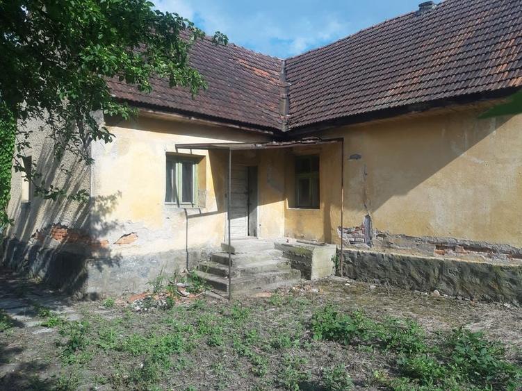 Casă cu 3 camere în Tauț