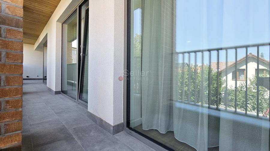 Apartament cu 3 camere decomandat, mobilat în Brașovul Vechi