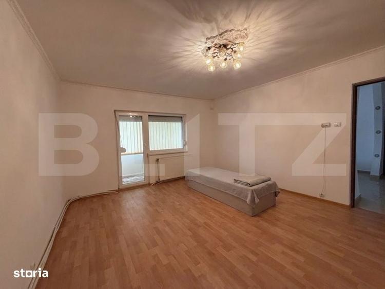 Apartament cu 3 camere decomandat în Micro 16