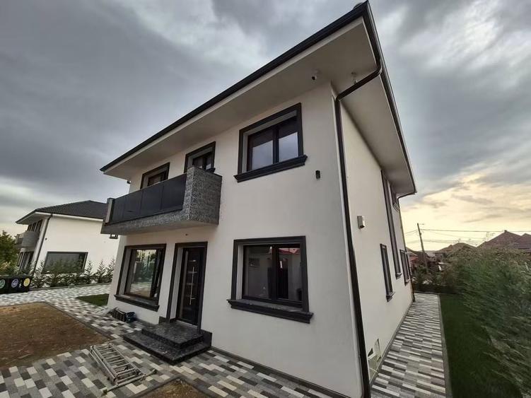 Casă cu 4 camere în Apahida
