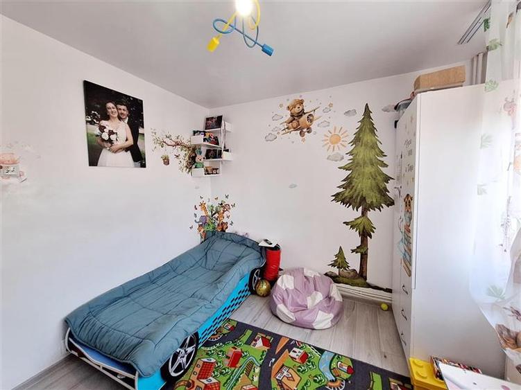 Apartament cu 2 camere semidecomandat în Mioriței