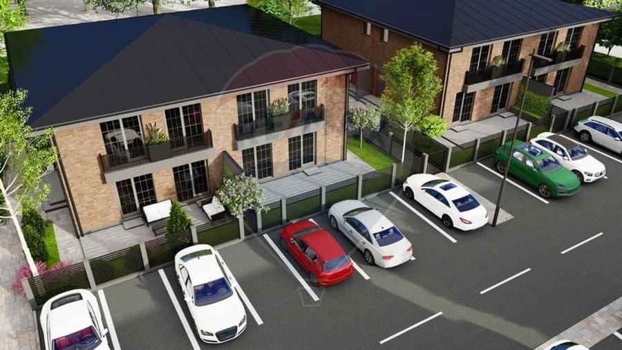 Duplex cu 4 camere cu Teren 134 Mp în Central