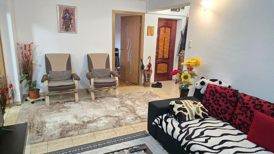 Vand apartament 3 camere in Deva, zona Minerului, etaj 3, bloc de 4 etaje - 2