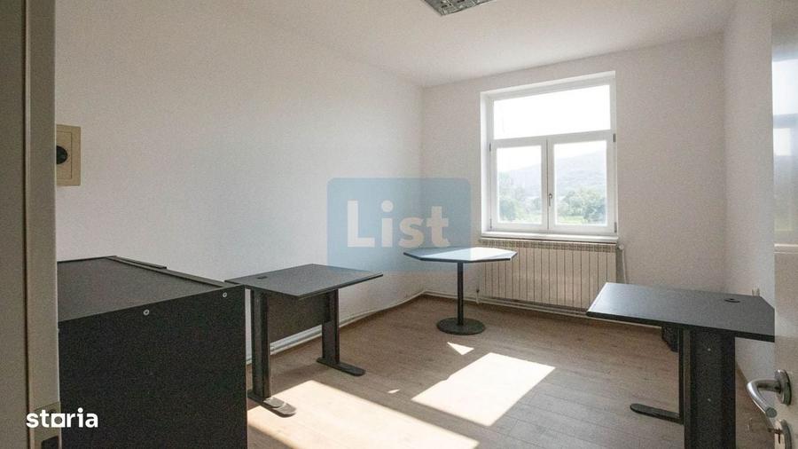 Spațiu comercial, de 600 mp, în Moniom