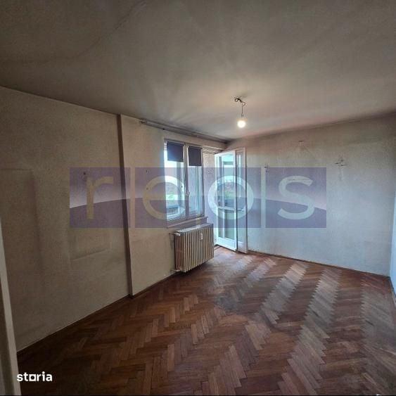 Apartament cu 3 camere decomandat în Barbu Văcărescu