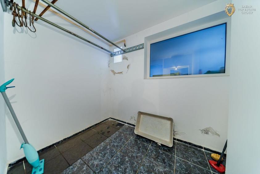 Casă cu 7 camere cu Piscina în Pârneava