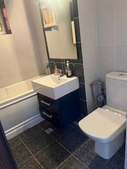 Apartament cu 3 camere decomandat în Sârbi