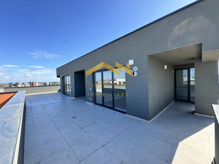 Penthouse cu 3 camere decomandat în Aradului