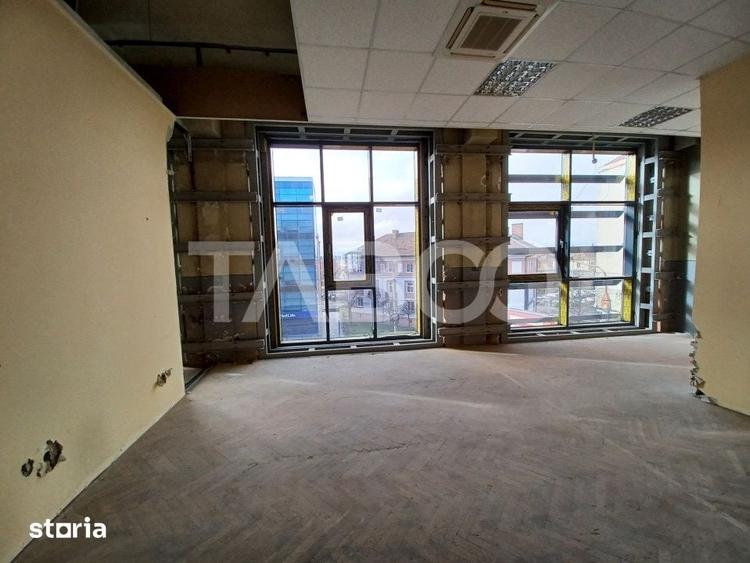 Spațiu comercial, de 750 mp, în Trei Stejari