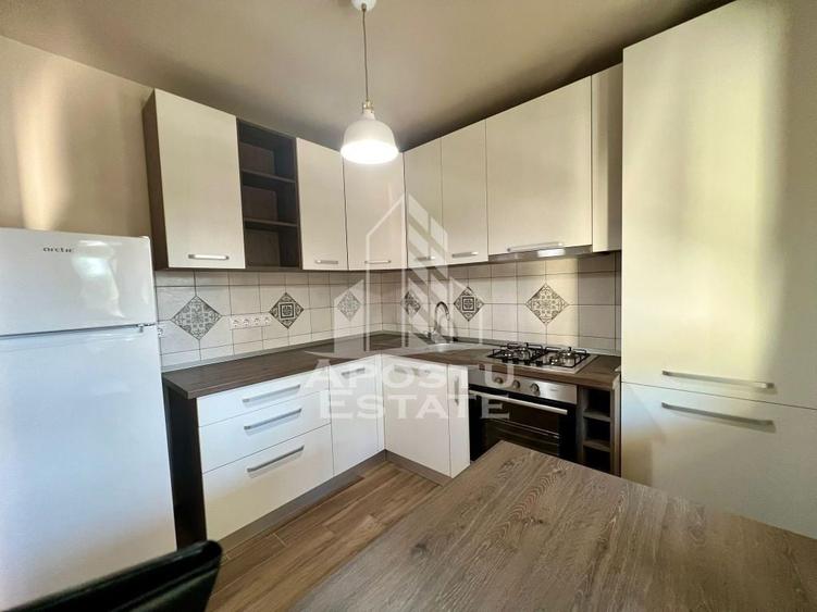 Apartament cu 2 camere decomandat, mobilat în Girocului