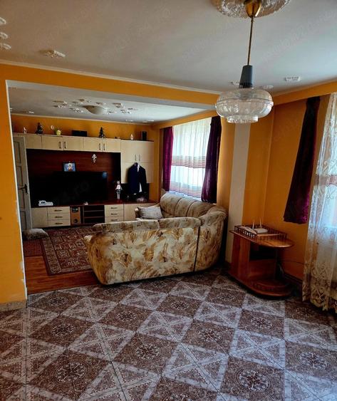 Casă cu 2 camere cu Teren 800 Mp în Central