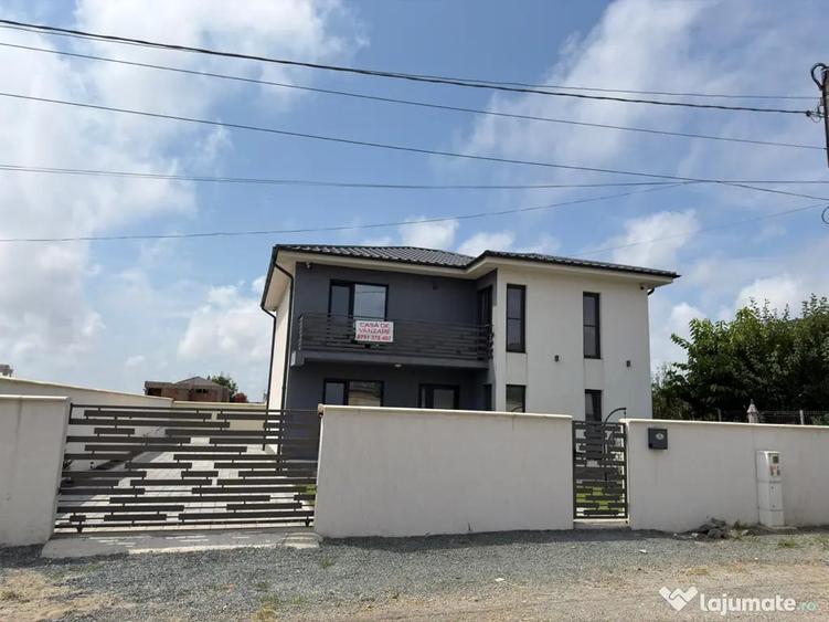 Casă cu 4 camere în Central