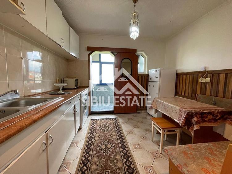 Apartament cu 2 camere decomandat, mobilat în Vasile Aaron