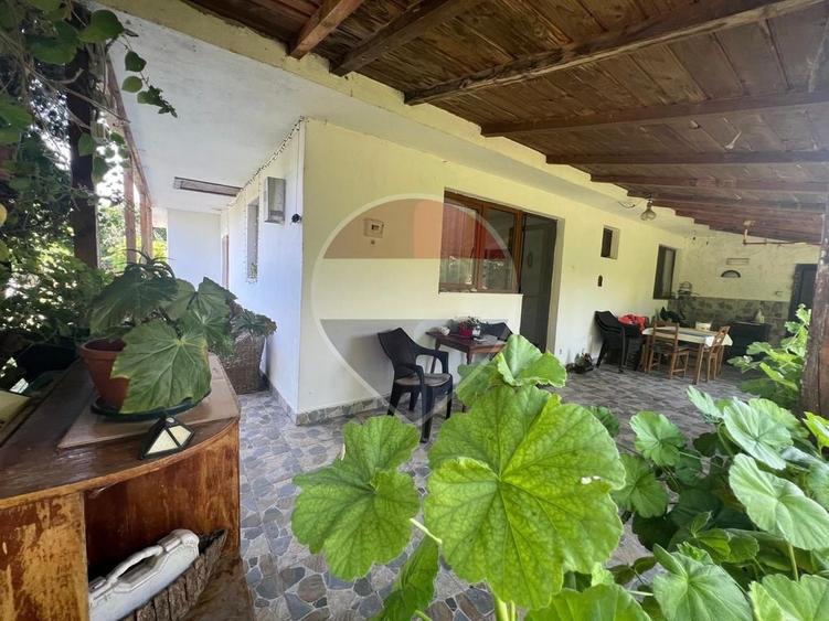 Casă cu 3 camere cu Teren 2244 Mp în Jorăști