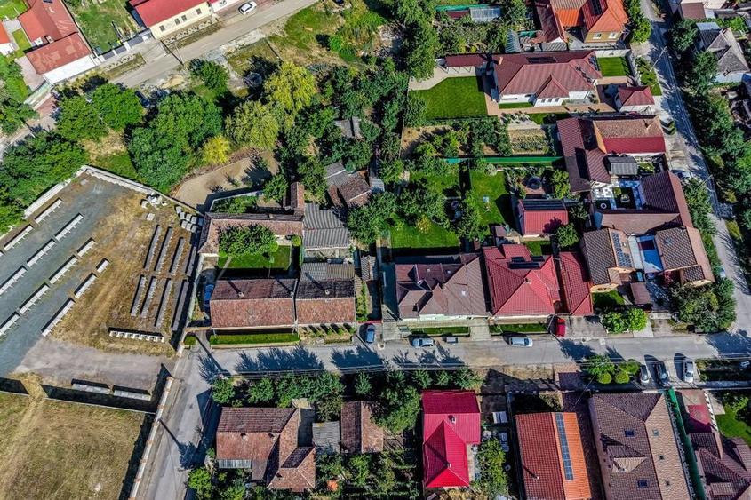 Casă cu 3 camere cu Teren 330 Mp în Central