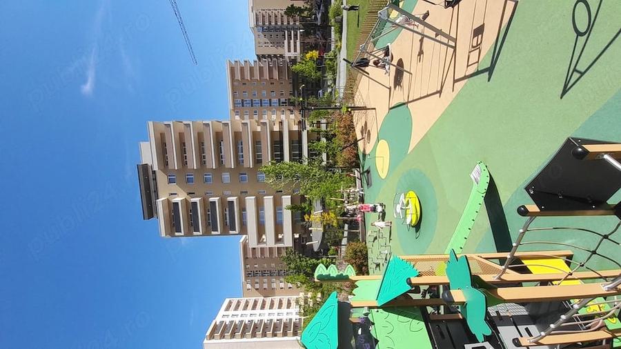 Apartament cu 3 camere decomandat în Astra