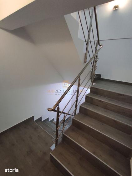 Casă cu 6 camere cu Teren 450 Mp în Dristor