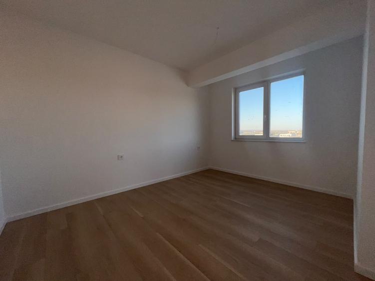 Apartament cu 3 camere semidecomandat în Florești