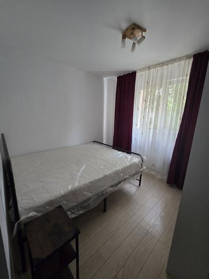 Apartament cu 2 camere semidecomandat în Giurgiului