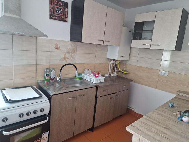 Casă cu 4 camere cu Teren 900 Mp în Tătarca