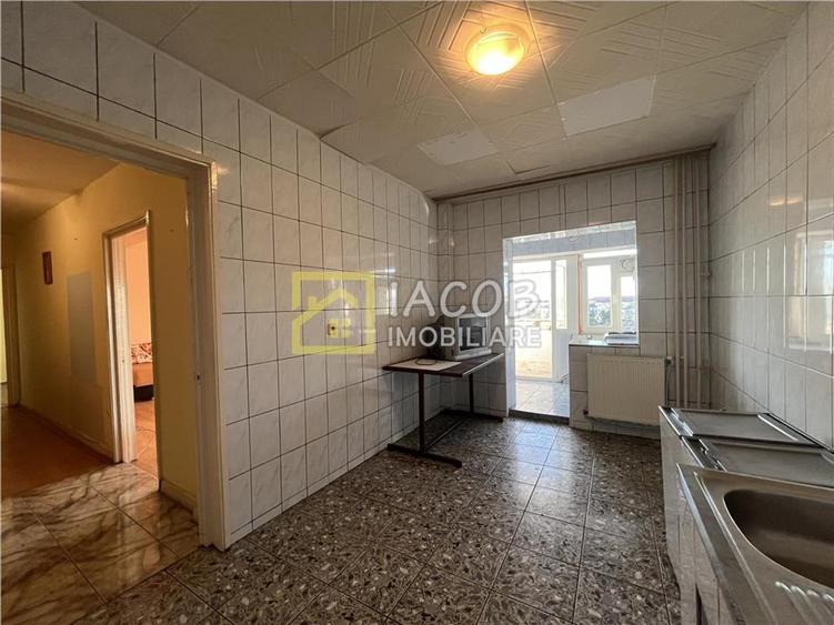 Apartament cu 2 camere decomandat în Central