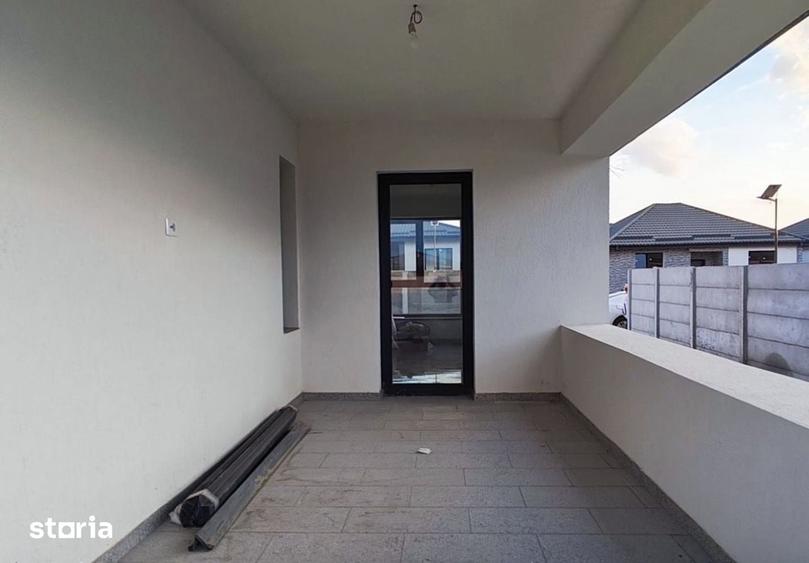 Casă cu 4 camere cu Teren 390 Mp în Joița