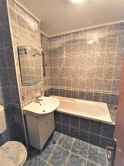 Apartament cu 4 camere decomandat în Cedonia
