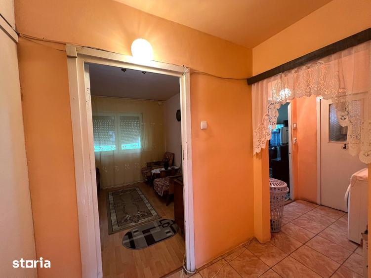 Apartament cu 3 camere în Micro 16