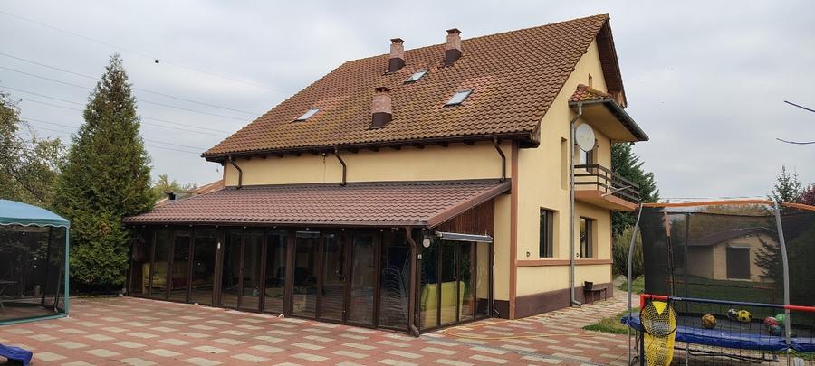 Casă individuală cu 5 camere cu Canalizare în Răzvad
