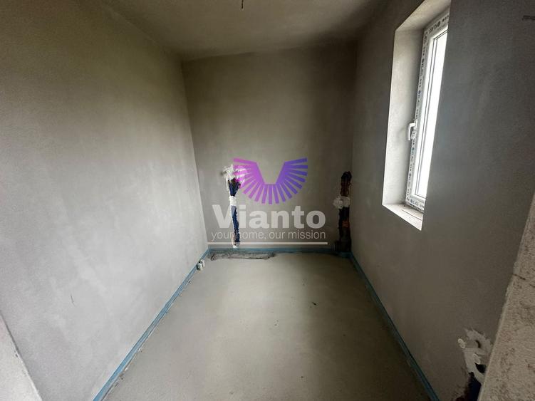 Casă individuală cu 5 camere cu Canalizare în Exterior Est