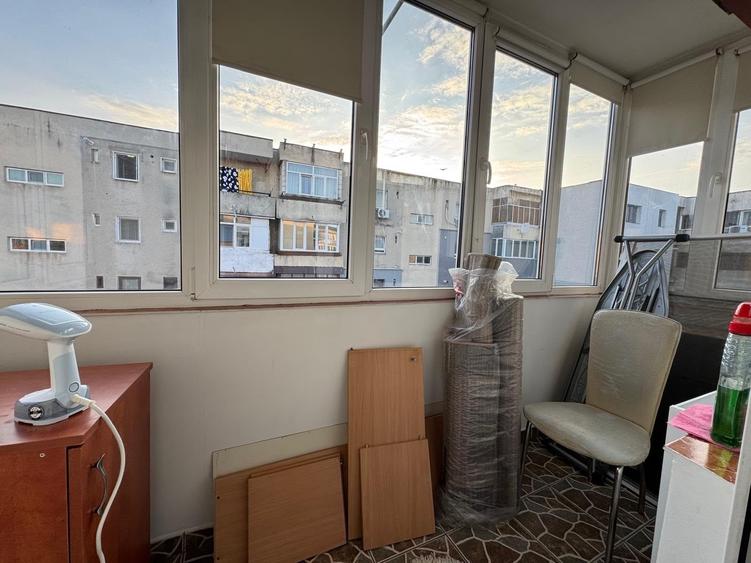 Apartament cu 2 camere decomandat în Exterior Vest