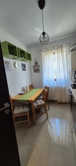 Apartament cu 2 camere decomandat în Tunari