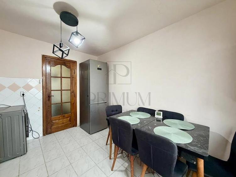 Apartament cu 3 camere decomandat, mobilat în Lipovei
