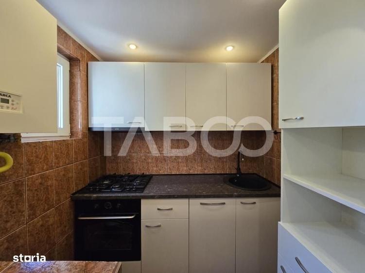 Apartament cu 3 camere semidecomandat în Țiglari