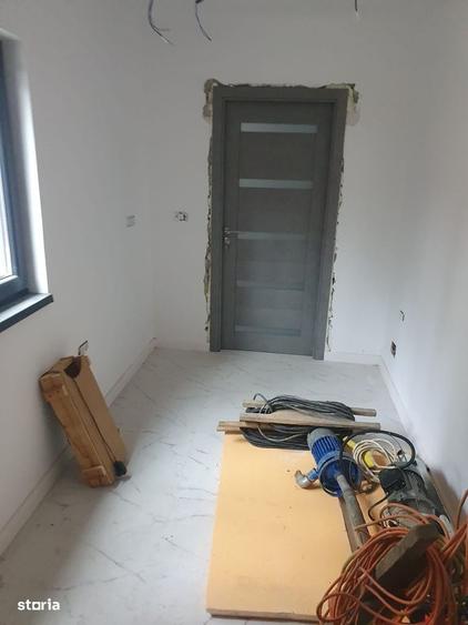 Casă cu 4 camere în Scutaru